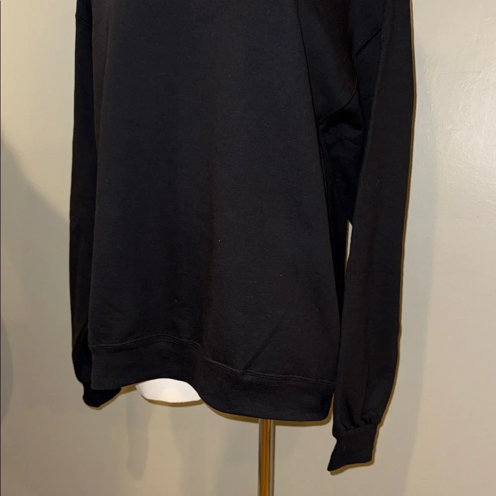 NWOT Unisex Fanatics Black Crewneck Sweatshirt